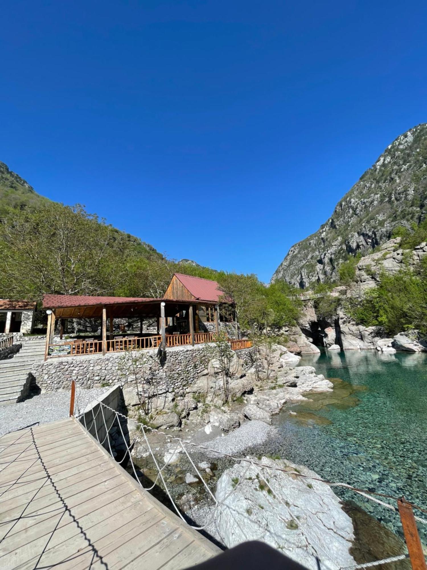 Xhovani Zelna Nderlysaj Exterior foto