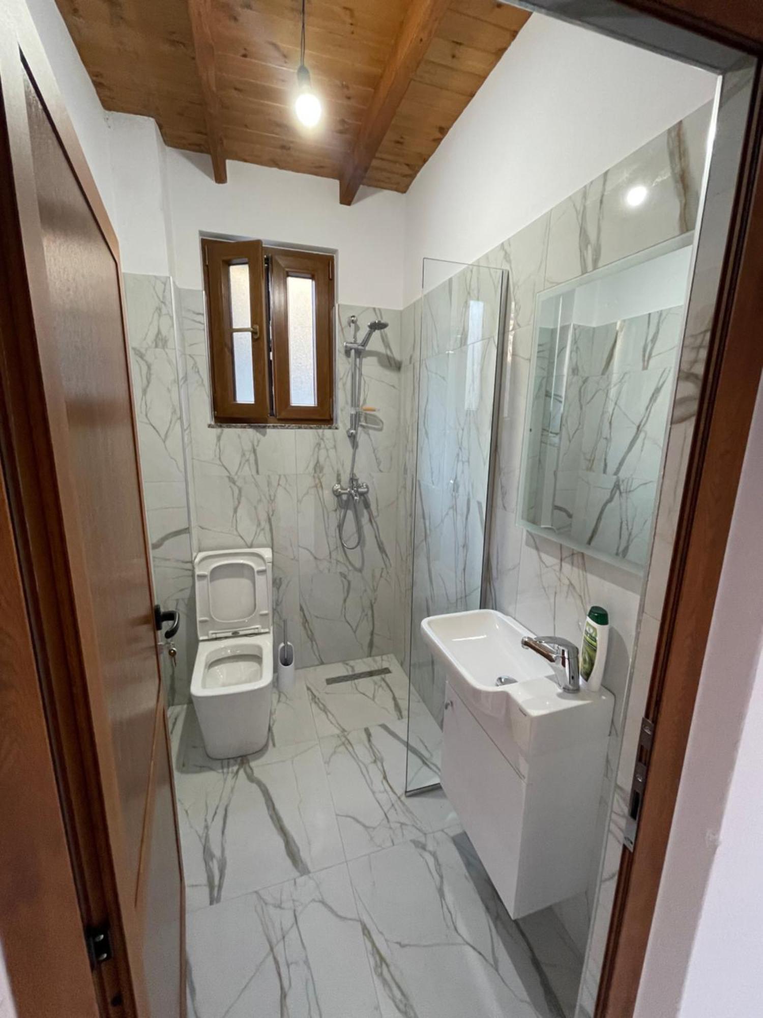 Xhovani Zelna Nderlysaj Exterior foto